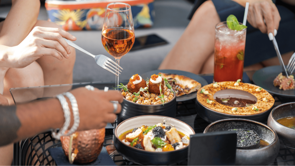 Top Reasons to Buy a Restaurant